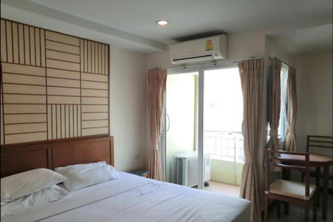 Oyo 1097 Thep Apartment Pattaya Ngoại thất bức ảnh