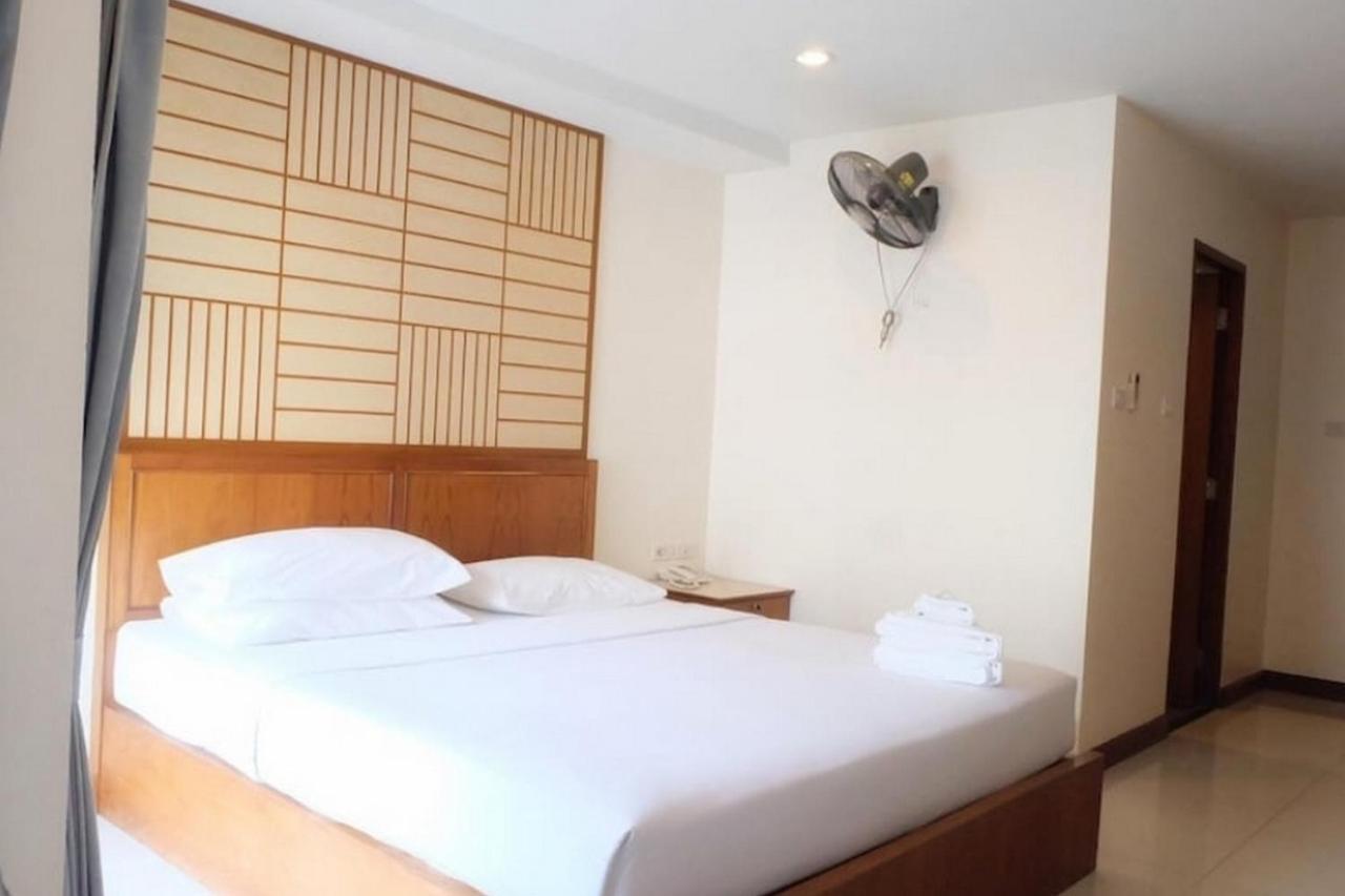 Oyo 1097 Thep Apartment Pattaya Ngoại thất bức ảnh