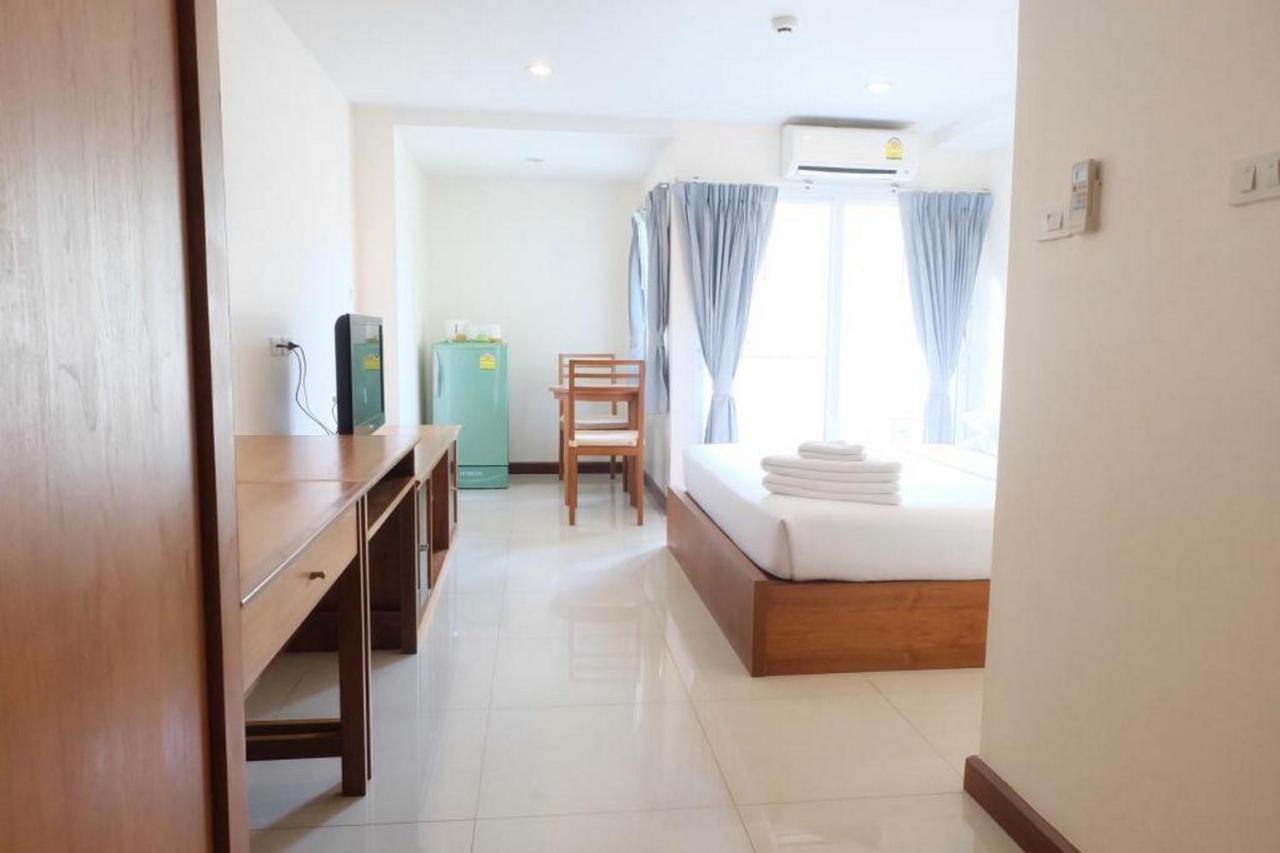 Oyo 1097 Thep Apartment Pattaya Ngoại thất bức ảnh